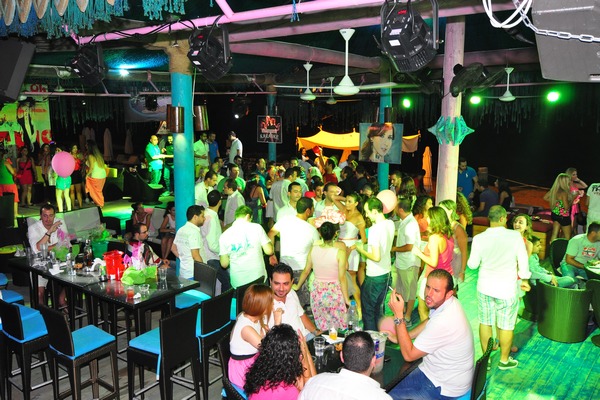 Saturday Night At Edde Sands